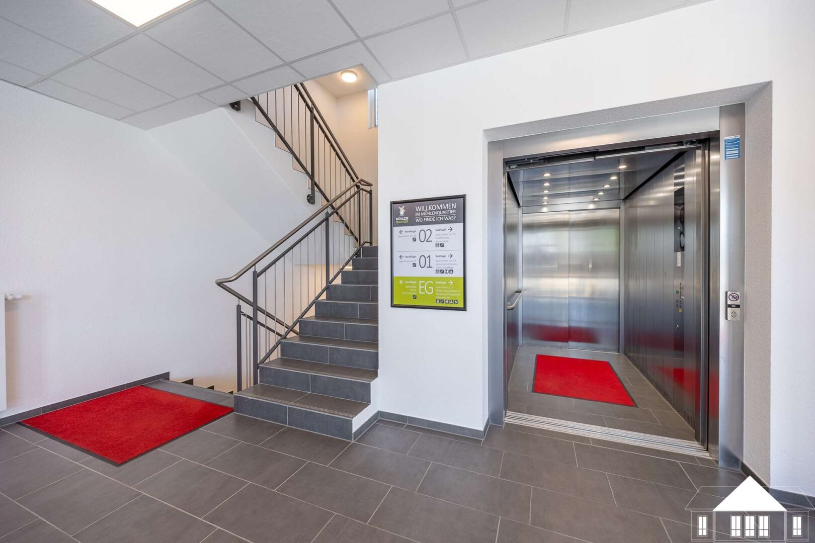 Hausflur mit Aufzug