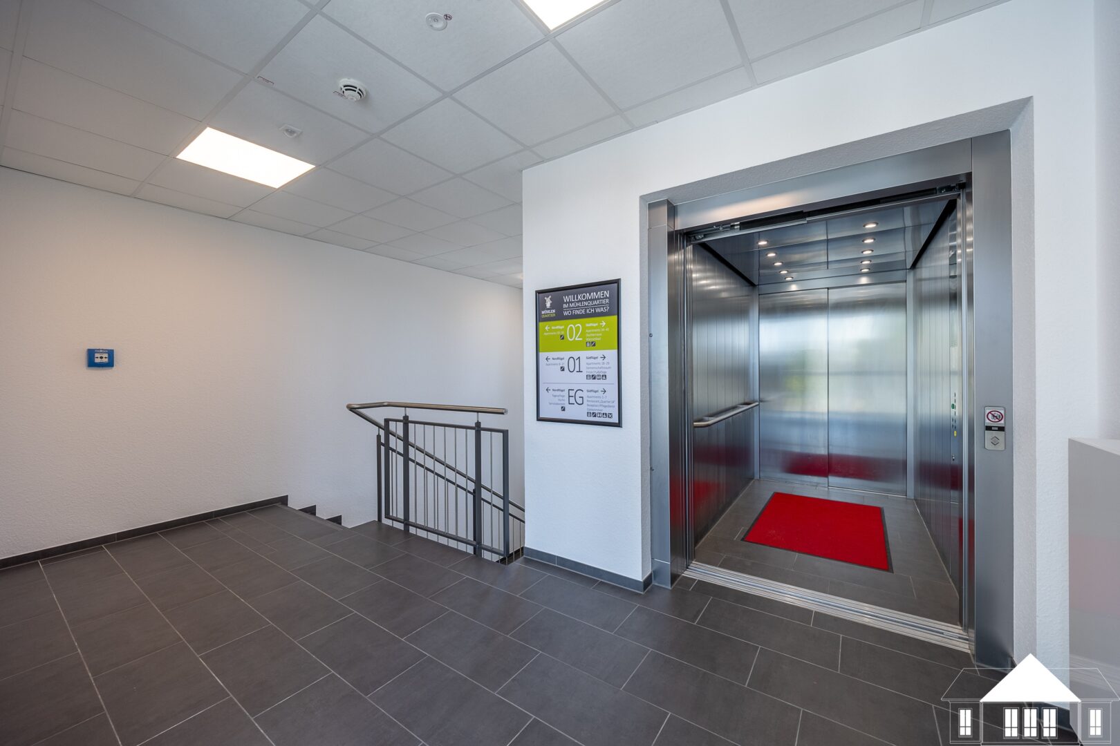 Hausflur mit Aufzug